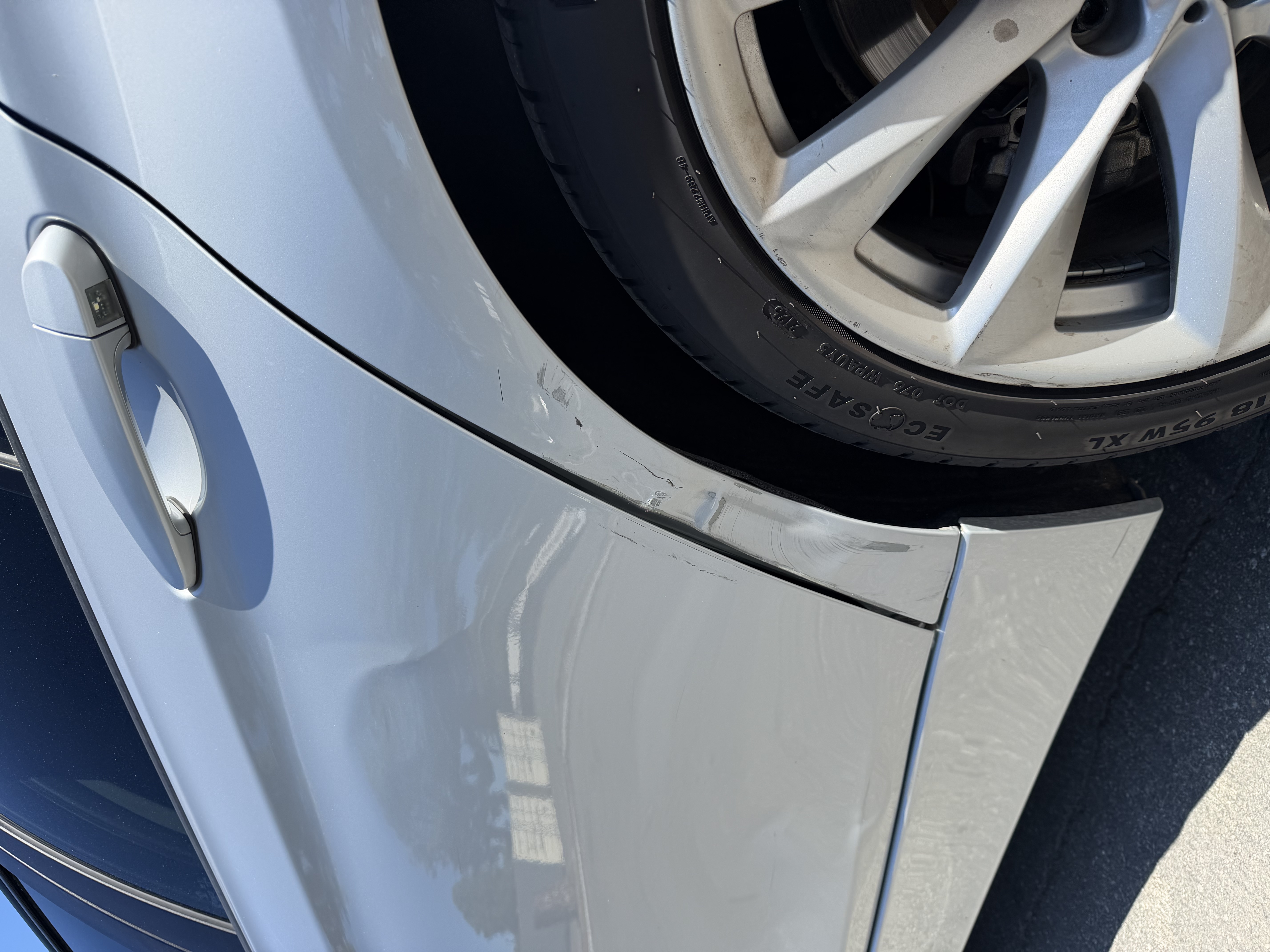 Used 2018 BMW 320i Sedan RWD image 16
