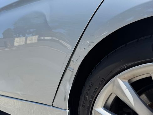 Used 2018 BMW 320i Sedan RWD image 16