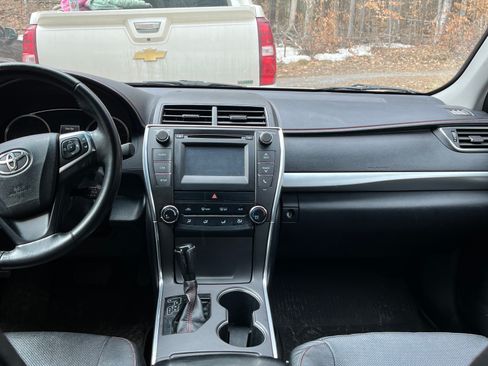 Used 2016 Toyota Camry SE image 8