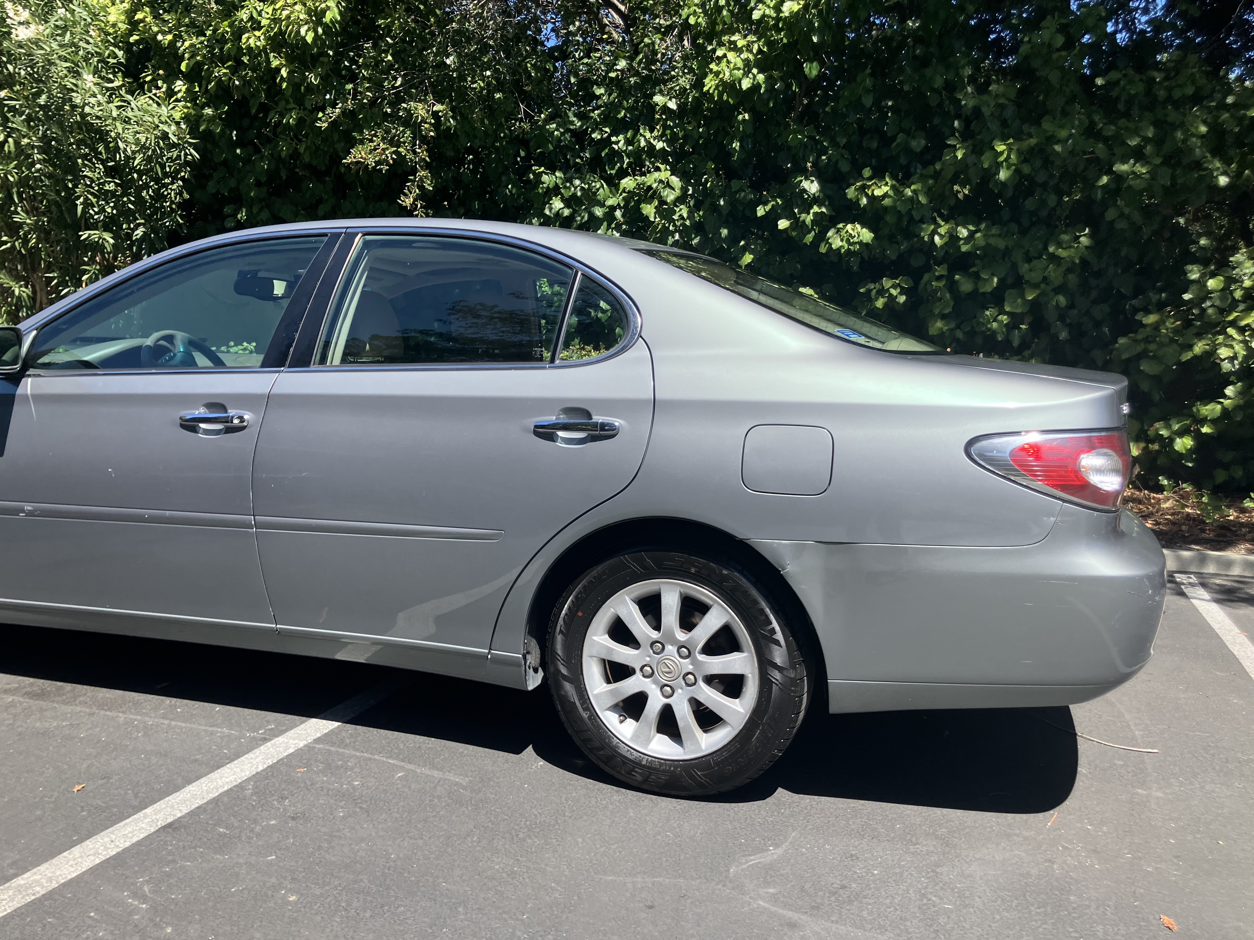 Used 2003 Lexus ES 330 w/ Premium Pkg FWD image 8