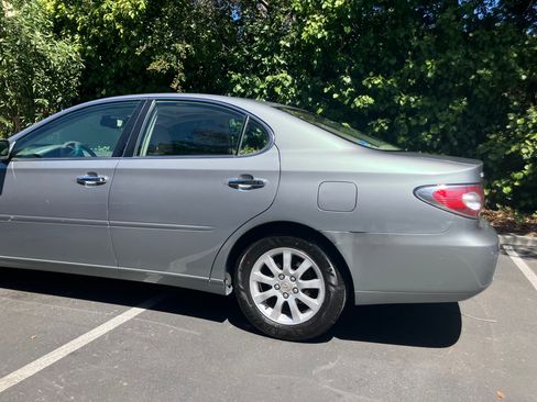 Used 2003 Lexus ES 330 w/ Premium Pkg FWD image 8