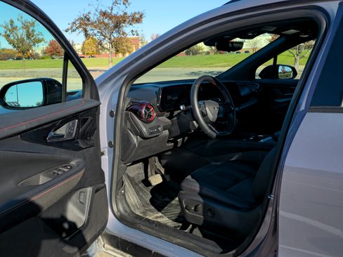 Used 2024 Chevrolet Blazer EV RS image 8