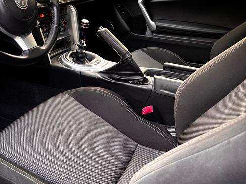 Used 2020 Toyota 86 RWD image 12