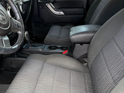 Used 2011 Jeep Wrangler Sahara w/ Dual Top Group image 15