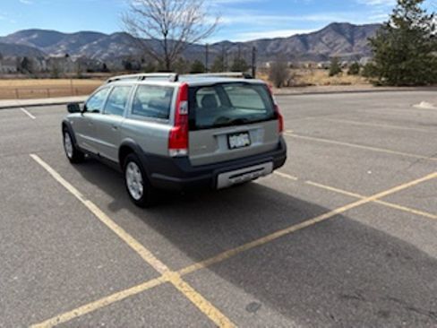 Used 2005 Volvo XC70 image 2