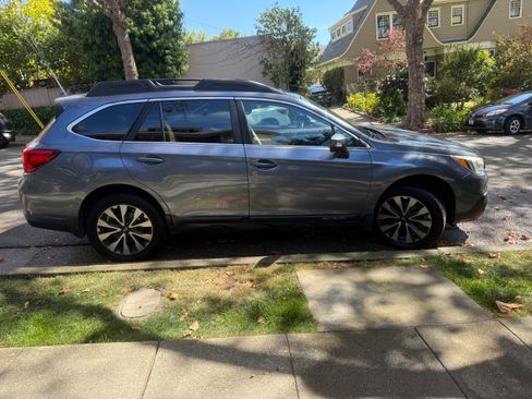 Used 2017 Subaru Outback 2.5i Limited AWD/4WD image 1