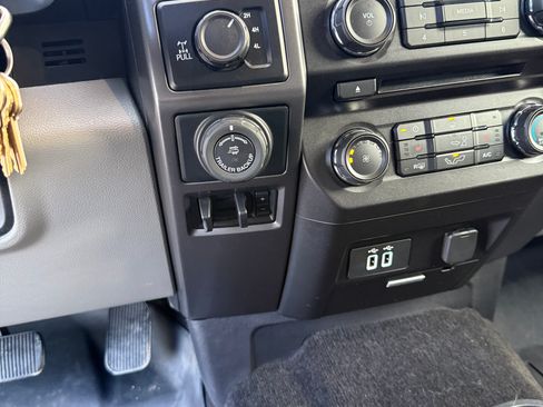 Used 2018 Ford F150 XLT w/ Equipment Group 302A Luxury image 13