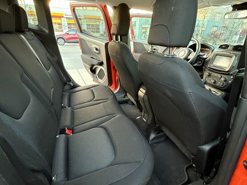 Used 2018 Jeep Renegade Sport w/ Power & Air Group image 14