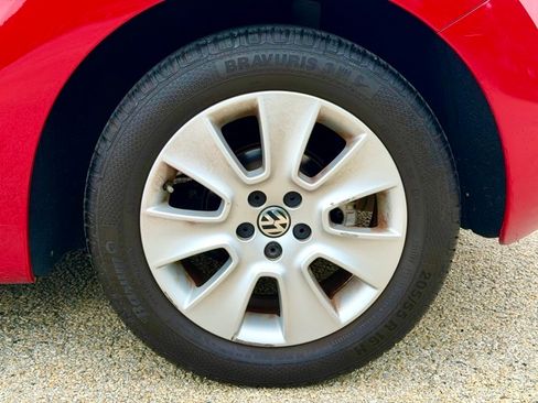 Used 2009 Volkswagen Beetle S FWD image 27