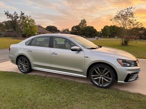 Used 2017 Volkswagen Passat 1.8T R-Line image 17