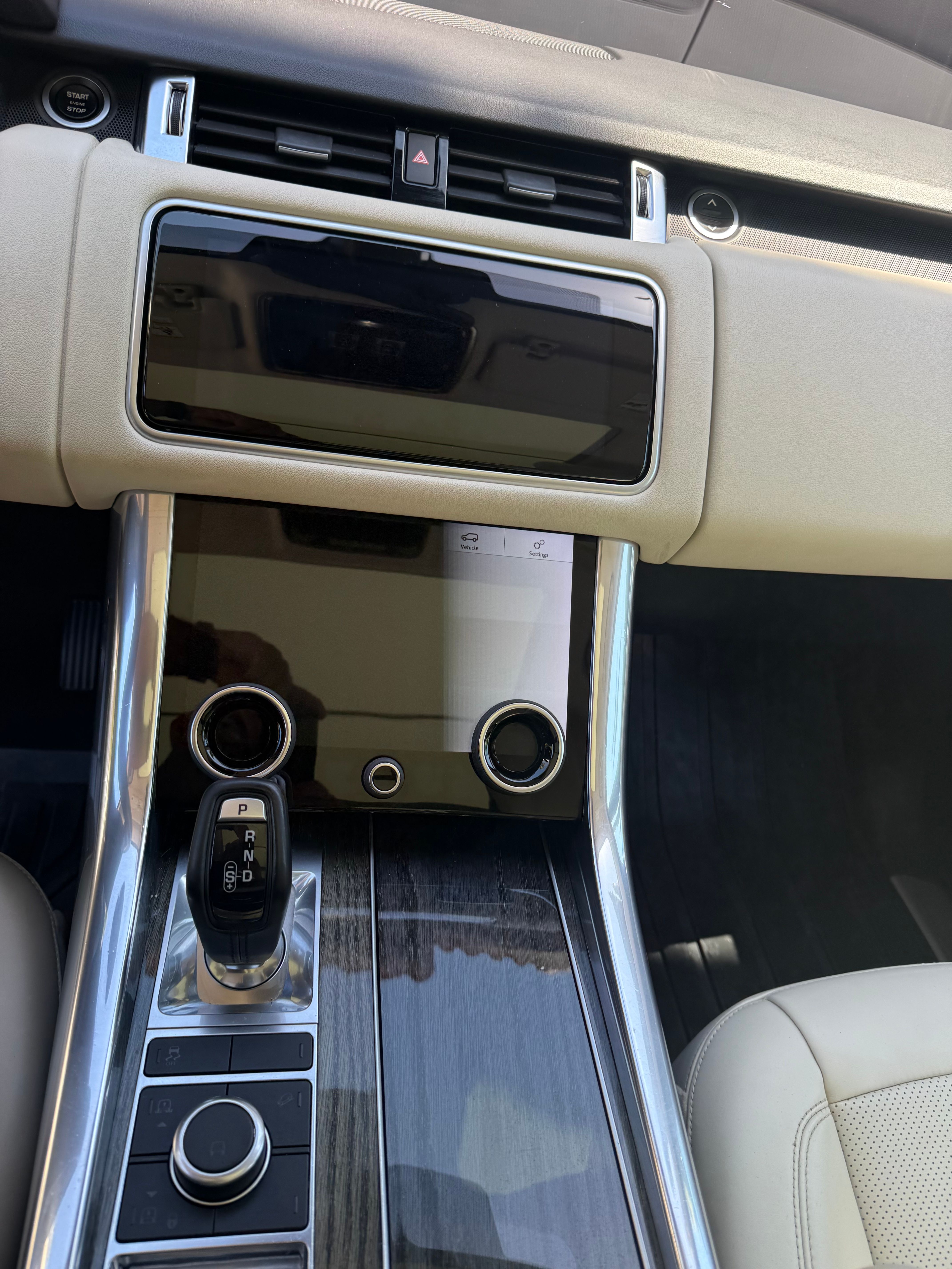 Used 2018 Land Rover Range Rover Sport HSE AWD/4WD image 12