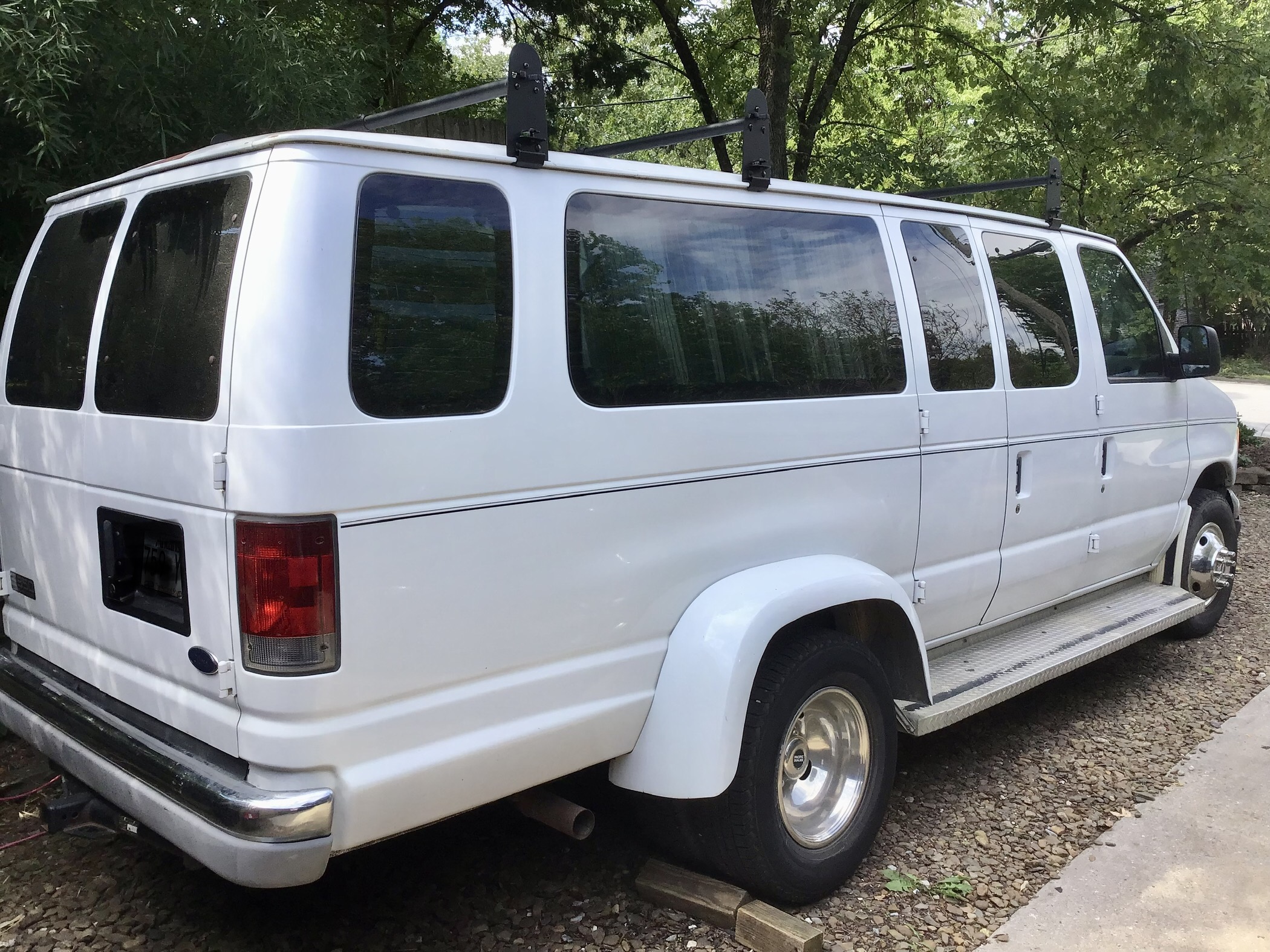 Used 2003 Ford E-350 and Econoline 350 XLT RWD image 4