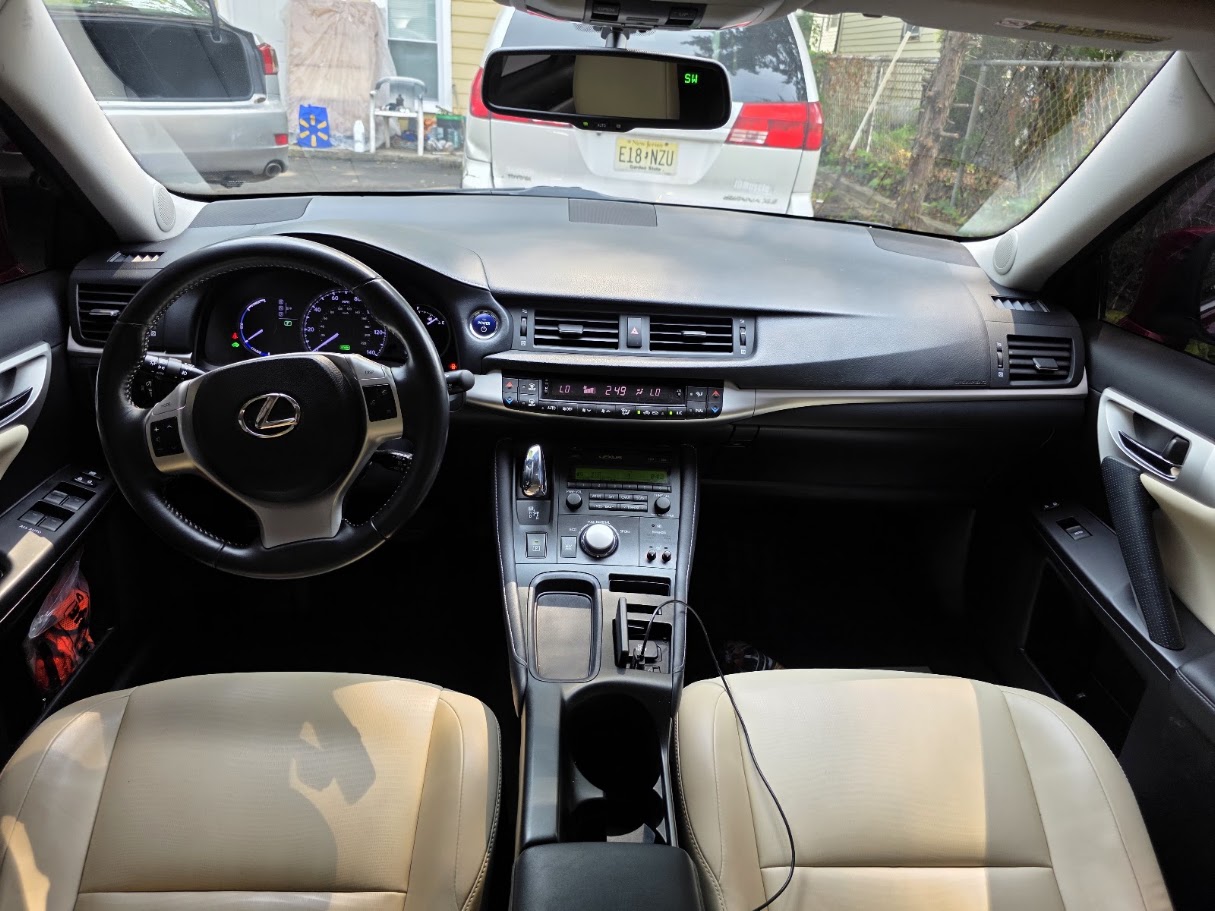 Used 2011 Lexus CT 200h Premium w/ Premium Audio Pkg FWD image 14