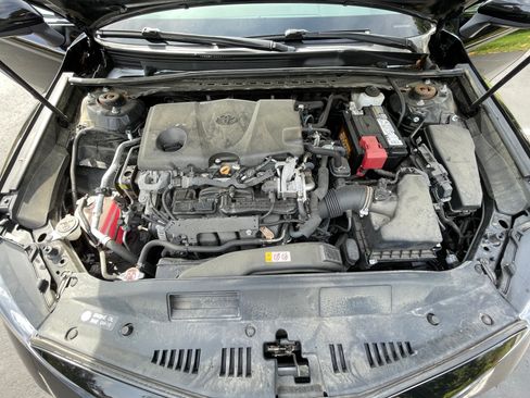 Used 2020 Toyota Camry LE image 8