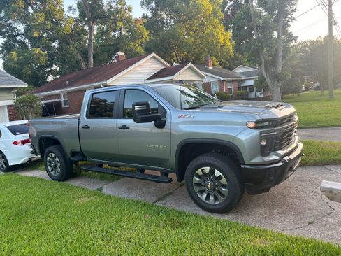 Used 2024 Chevrolet Silverado 2500 Custom w/ Custom Value Package image 1