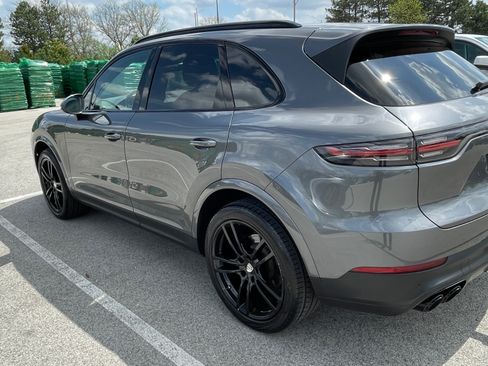 Used 2019 Porsche Cayenne S AWD/4WD image 1