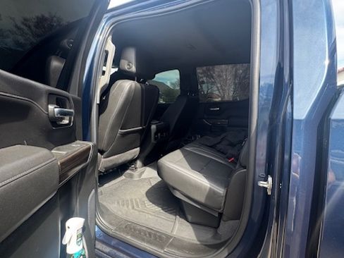 Used 2020 Chevrolet Silverado 1500 LT Trail Boss image 11