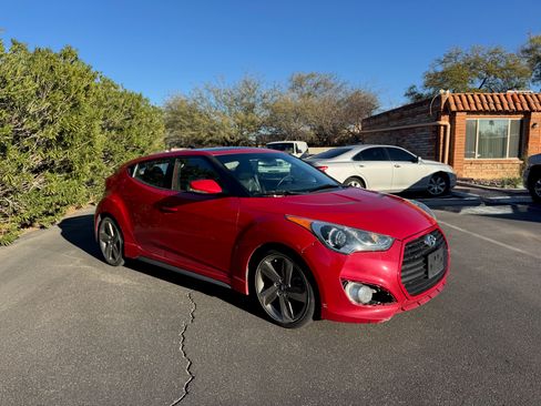 Used 2013 Hyundai Veloster Turbo w/ Ultimate Pkg image 2