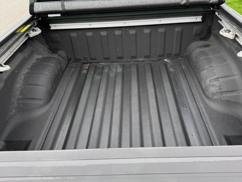 Used 2022 Nissan Frontier SV image 9