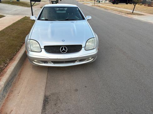 Used 2001 Mercedes-Benz SLK 320 image 2