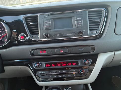 Used 2016 Kia Sedona EX image 5