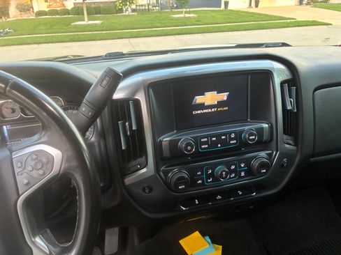 Used 2017 Chevrolet Silverado 1500 LT w/ Redline Edition AWD/4WD image 11