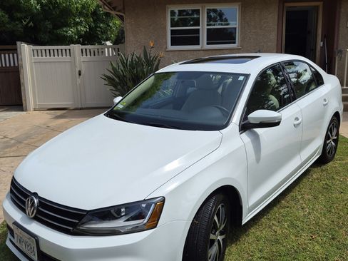 Used 2017 Volkswagen Jetta SE FWD image 18