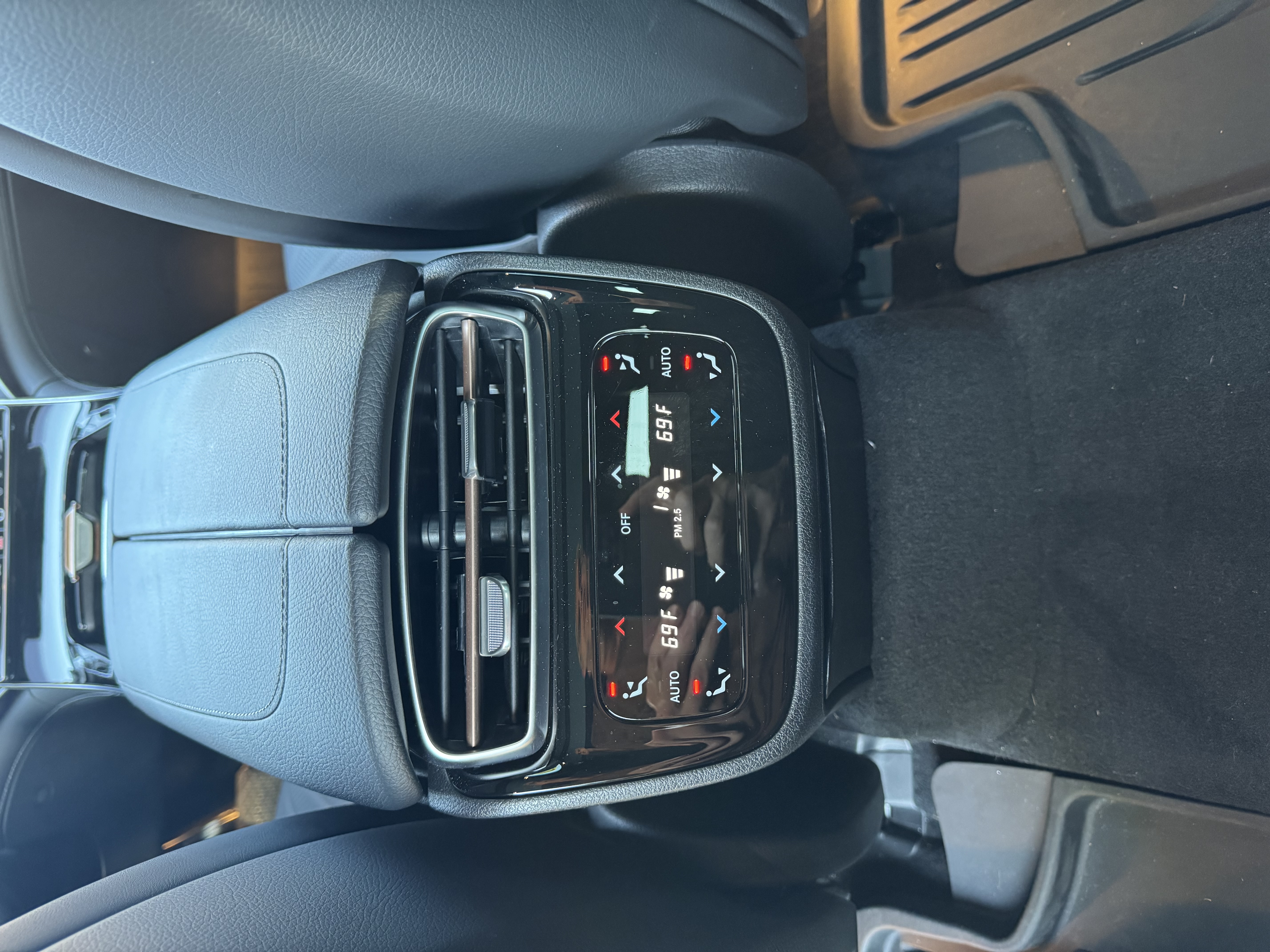 Used 2023 Mercedes-Benz EQE 500 4MATIC Sedan image 15