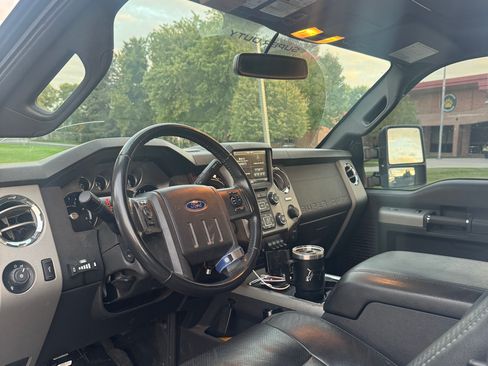 Used 2015 Ford F250 Lariat w/ Lariat Ultimate Package image 14