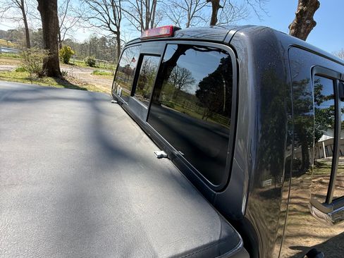 Used 2015 Nissan Frontier SV image 25