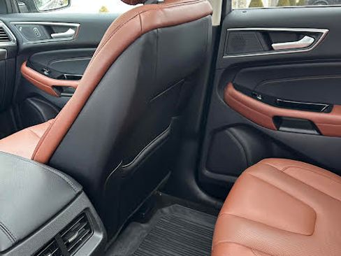 Used 2019 Ford Edge Titanium w/ Equipment Group 301A image 24