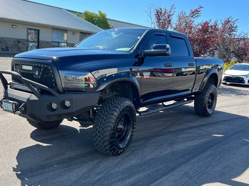 Used 2012 RAM 2500 ST w/ Chrome Appearance Group AWD/4WD image 4