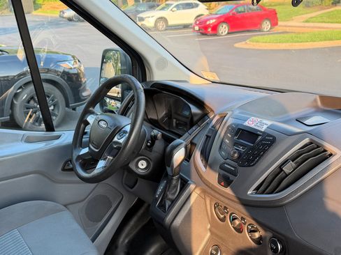 Used 2019 Ford Transit 250 148 High Roof Extended RWD image 5