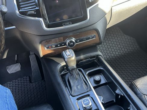 Used 2016 Volvo XC90 T6 Momentum w/ Momentum Plus Package image 13