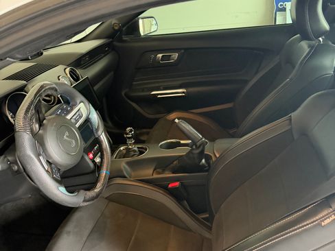 Used 2016 Ford Mustang Shelby GT350 w/ Technology Package image 11