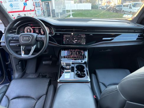 Used 2022 Audi Q8 Prestige image 17