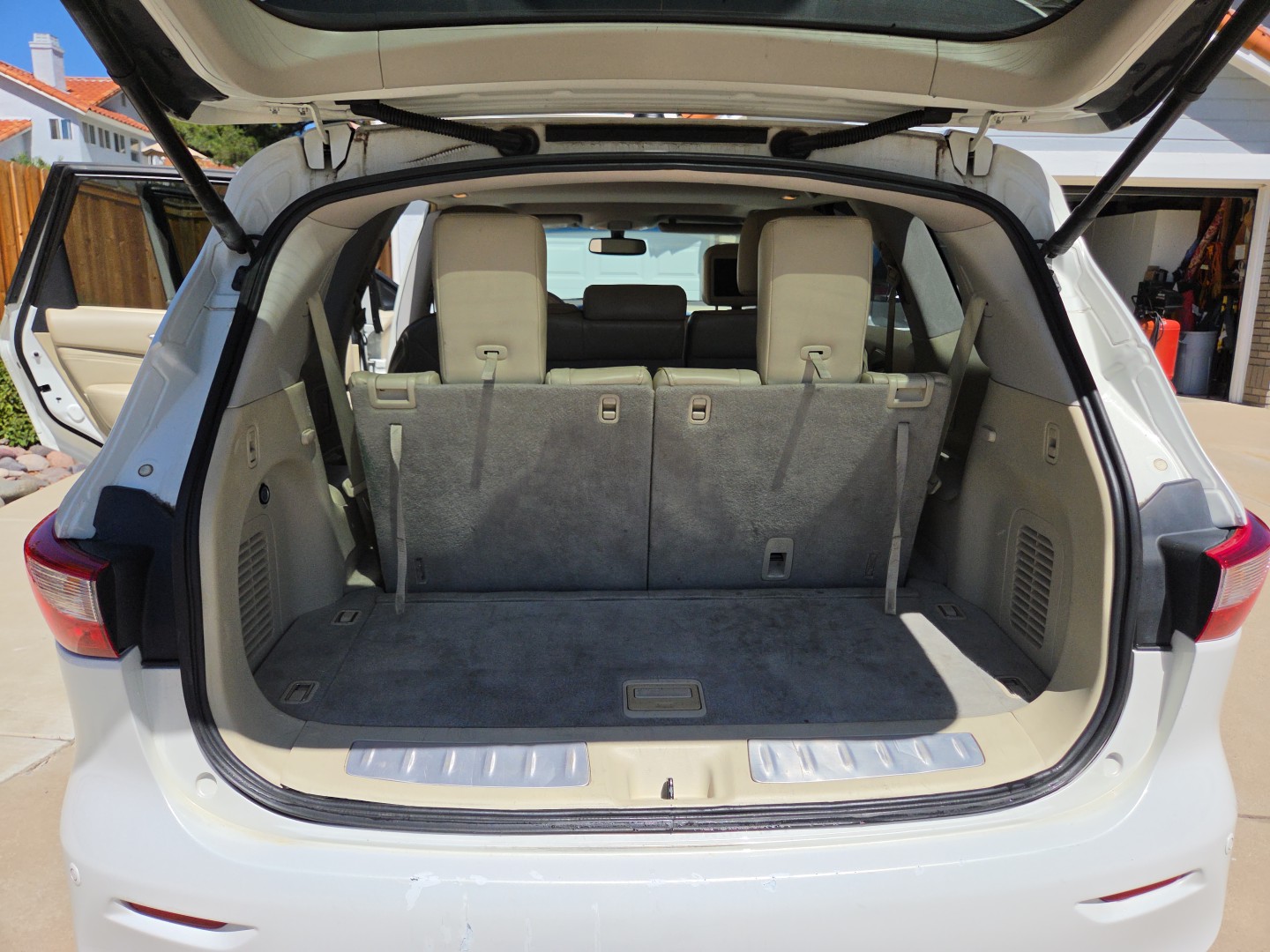Used 2013 INFINITI JX35 FWD w/ Premium Pkg image 12