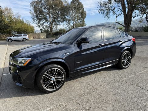 Used 2017 BMW X4 xDrive28i image 2