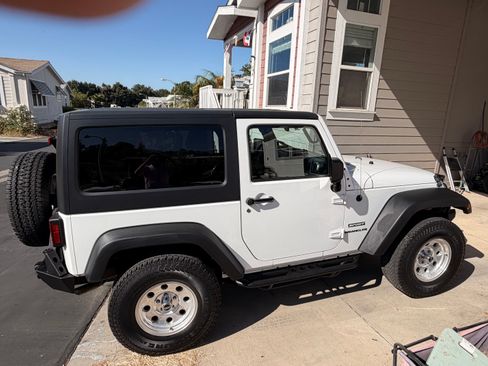 Used 2012 Jeep Wrangler Sport w/ Connectivity Group AWD/4WD image 2