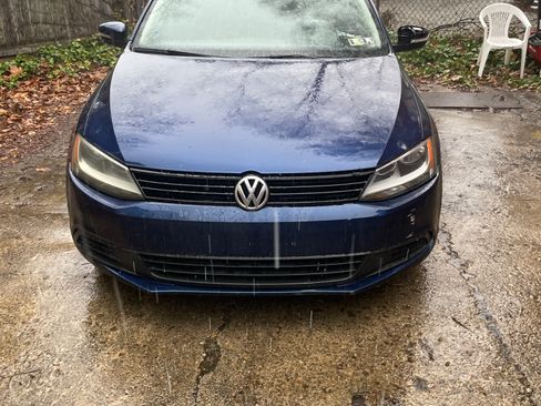 Used 2011 Volkswagen Jetta SE image 4