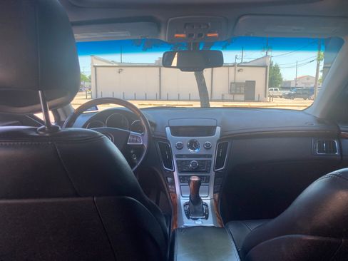Used 2011 Cadillac CTS Luxury RWD image 17