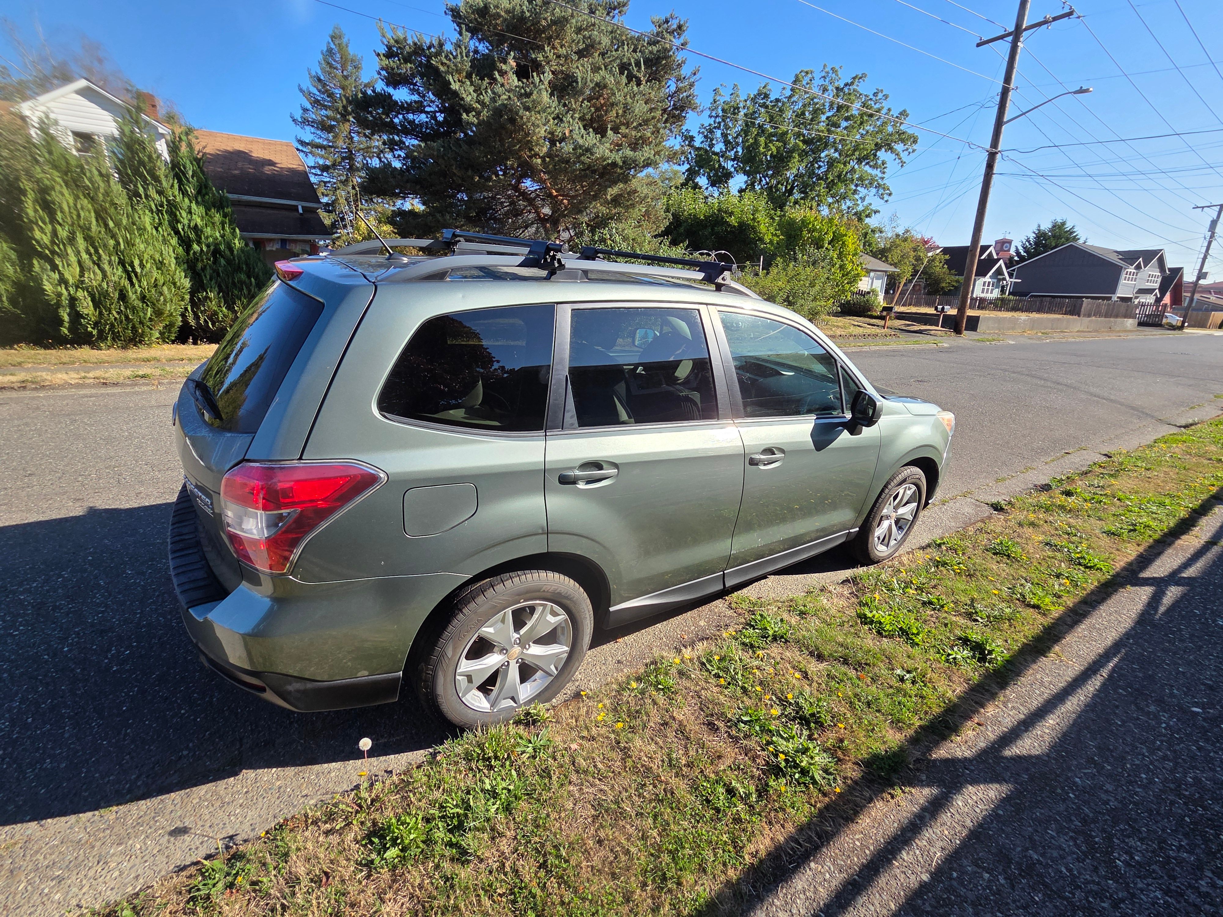 Used 2015 Subaru Forester 2.5i Premium w/ All-Weather Package AWD/4WD image 6