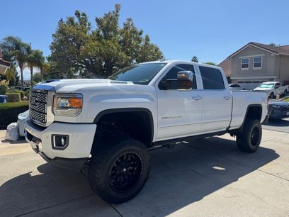 Used 2018 GMC Sierra 2500 Denali w/ Duramax Plus Package