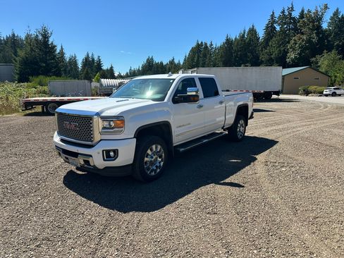 Used 2016 GMC Sierra 2500 Denali w/ Duramax Plus Package AWD/4WD image 1