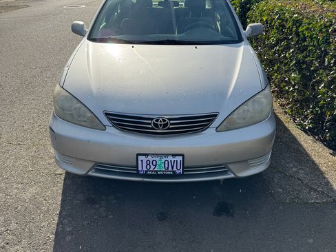 Used 2005 Toyota Camry LE image 1