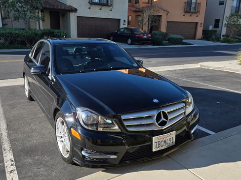Used 2013 Mercedes-Benz C 250 C 250 Luxury Sedan 4D image 8
