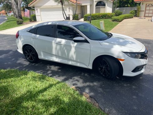 Used 2020 Honda Civic Sport image 4