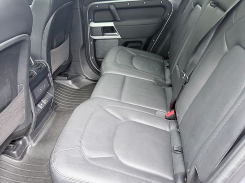 Used 2023 Land Rover Defender 110 S image 5