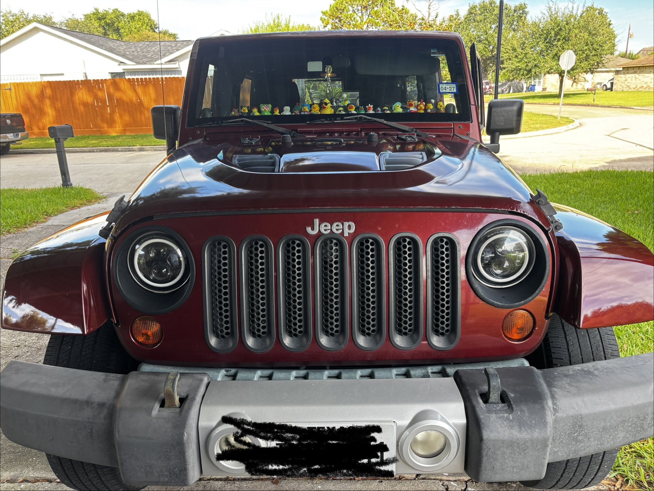 Used 2010 Jeep Wrangler Unlimited Sahara w/ Dual Top Group AWD/4WD image 5