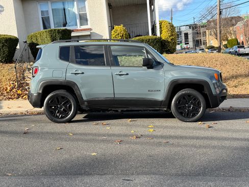 Used 2018 Jeep Renegade Sport w/ Power & Air Group image 1